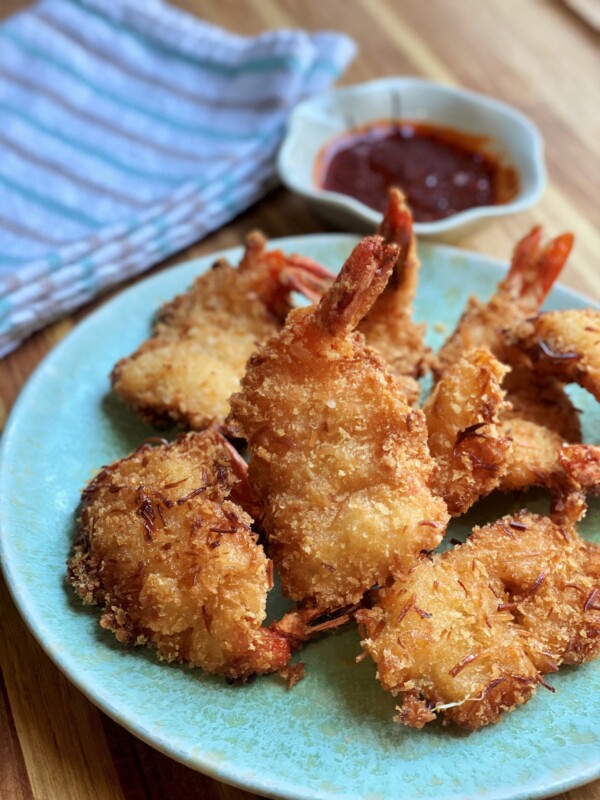 Butterflied shrimp coated in a crispy panko batter with coconut shavings