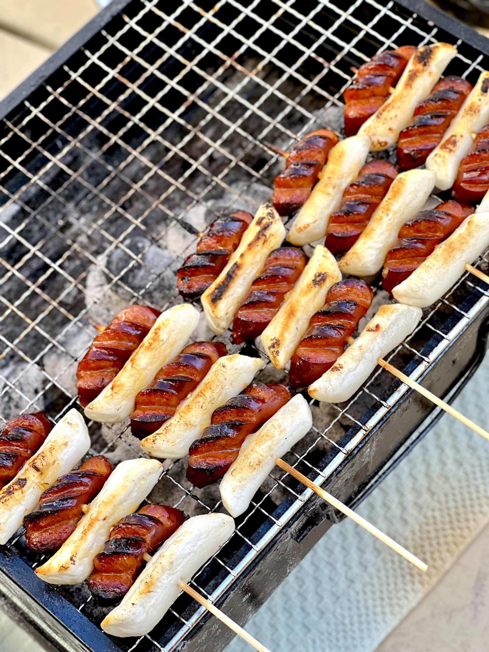 Comida de rua coreana no palito korean sotteok sotteok tradução de